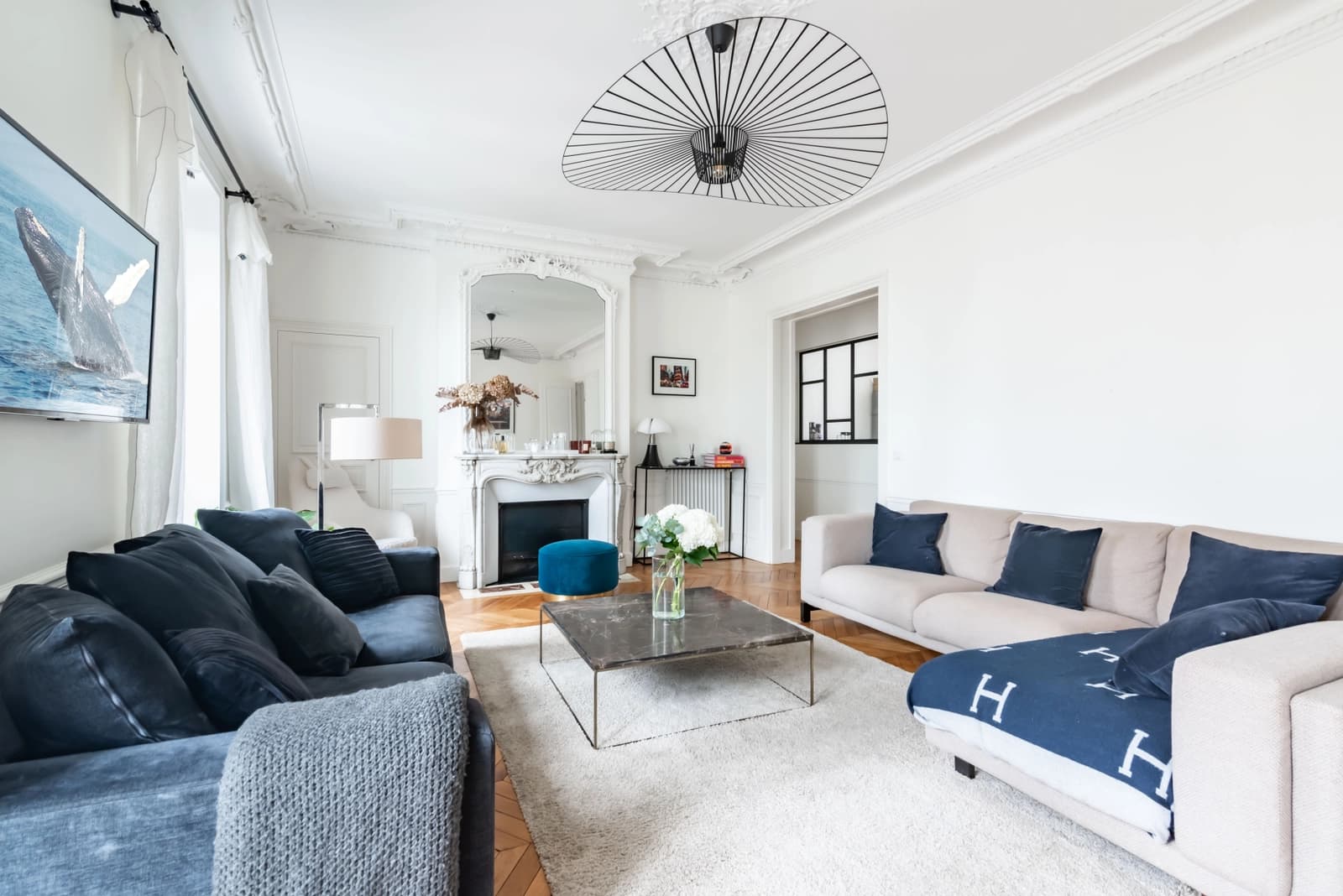 Living room in Apartment PALAIS GALIERA - Eiffel Tower view - 0