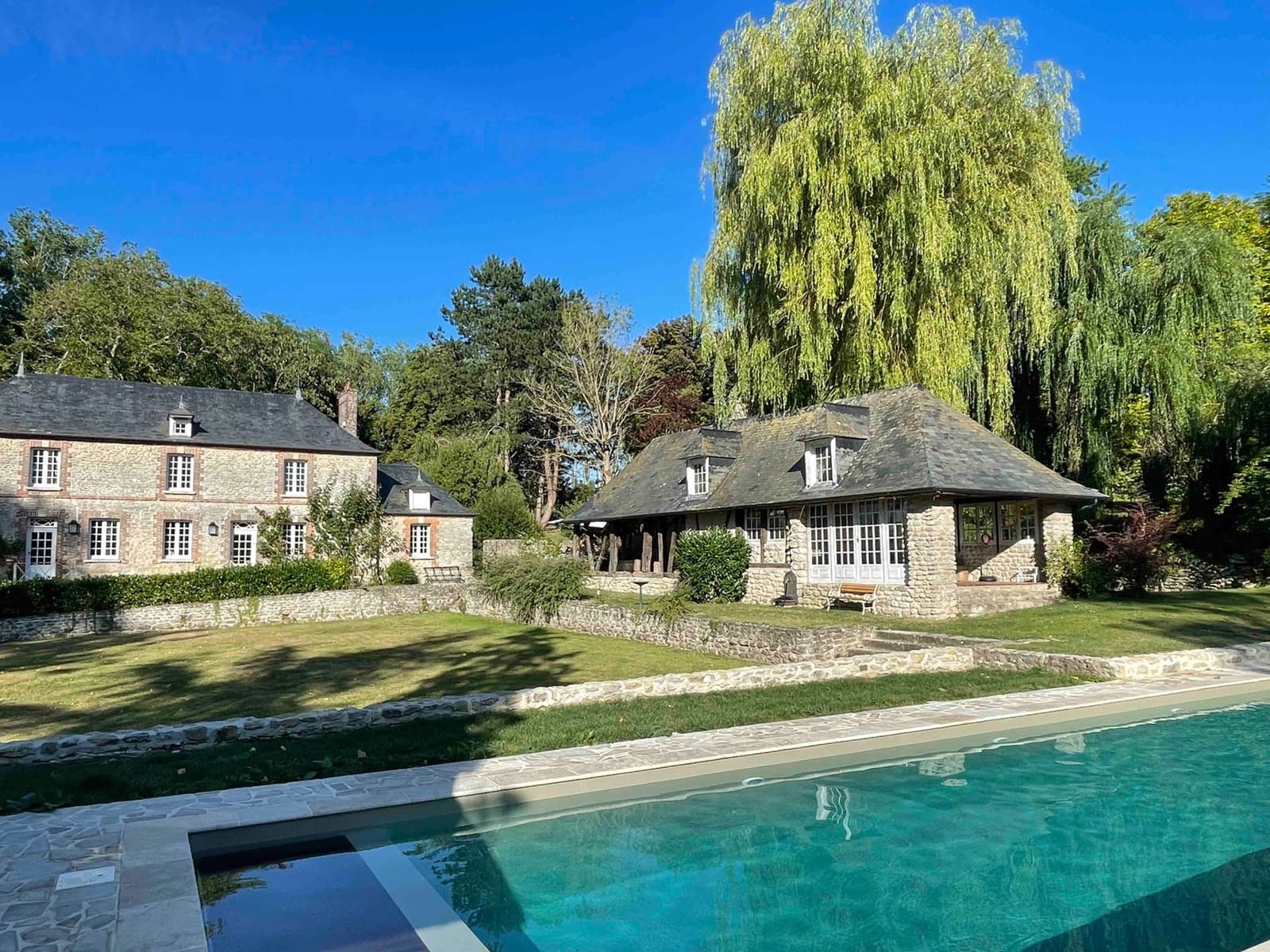 Salle de réunion dans Maison avec piscine, entourée d'une nature préservée - 0