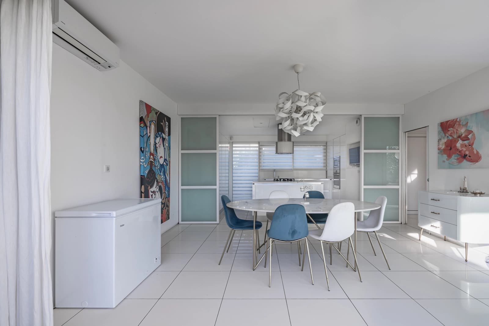 Salle de réunion dans Villa Archange: un lieu de prestige et de sérénité - 1