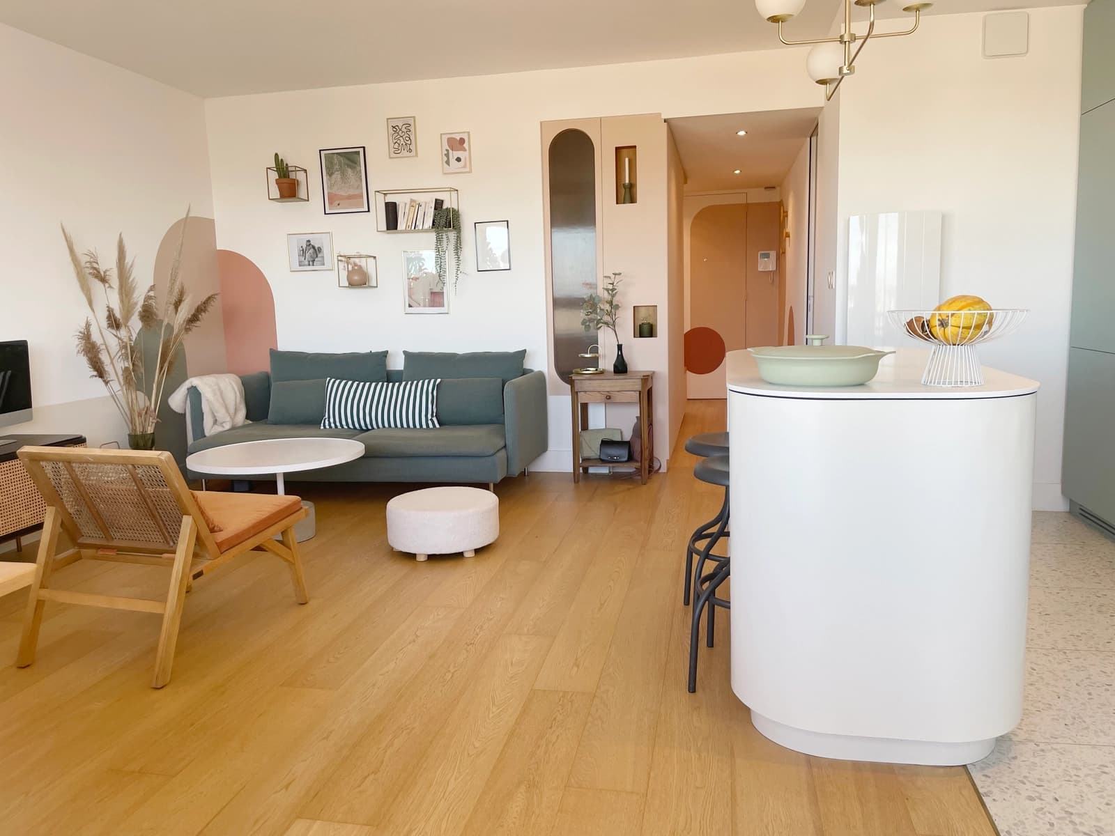 Salle de réunion dans Appartement pop et coloré avec une jolie vue - 1