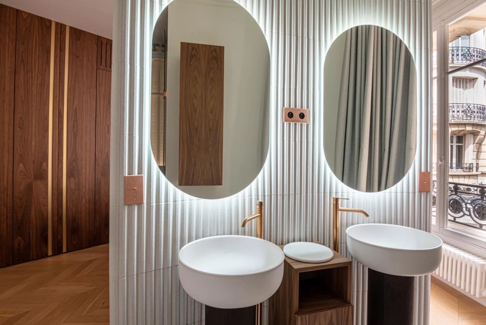 Bathroom in Sublime, light-filled luxury apartment with view - 1