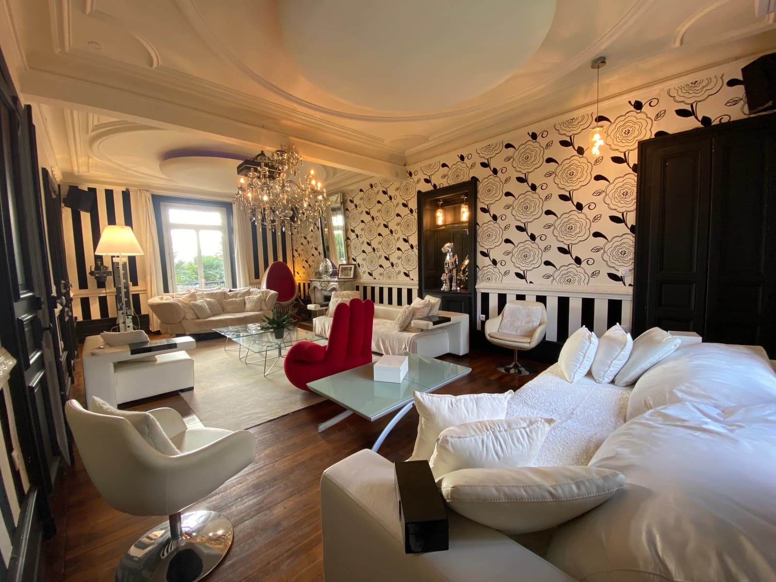 Bedroom in Beautiful house with park for rent - 1