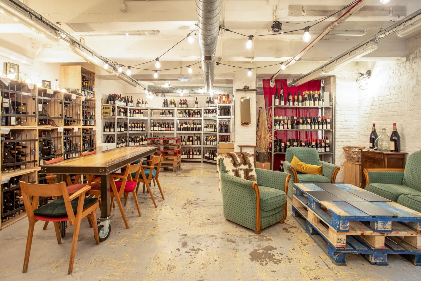 Meeting room in Speakeasy wine cellar - 0
