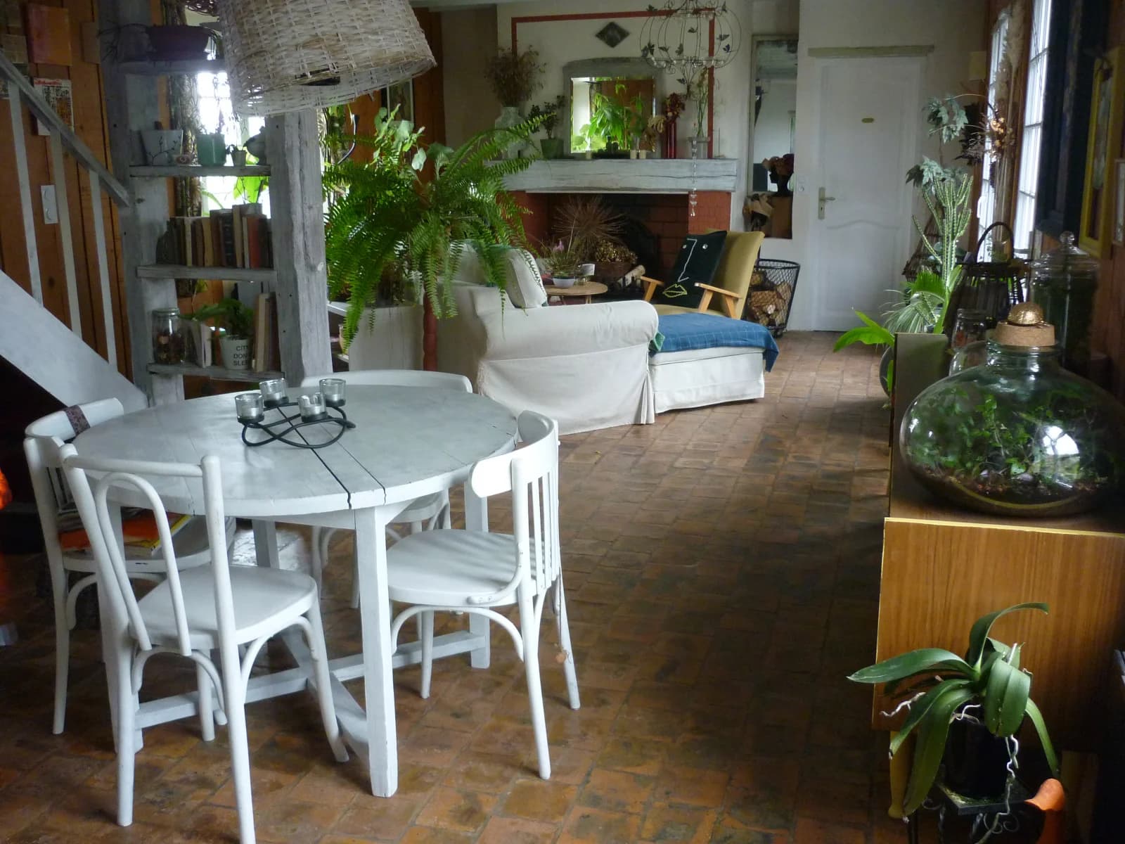 Salle de réunion dans Sous le chaume: un refuge rustique et chaleureux - 1