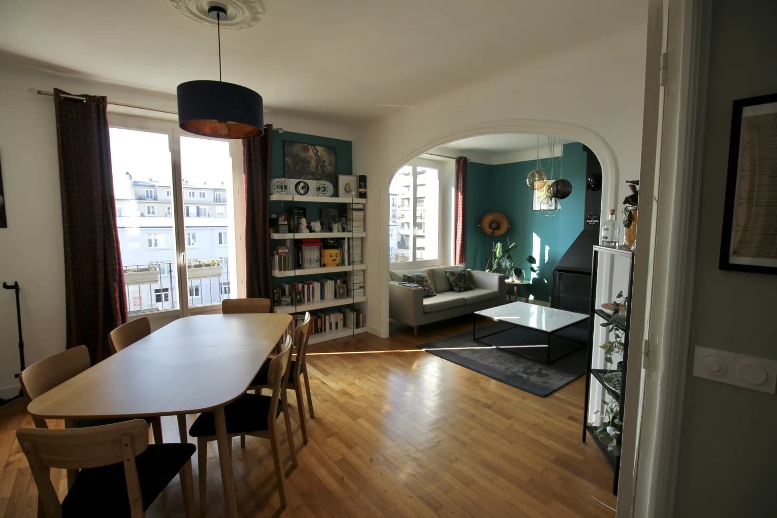 Meeting room in Living room in downtown apartment - 1