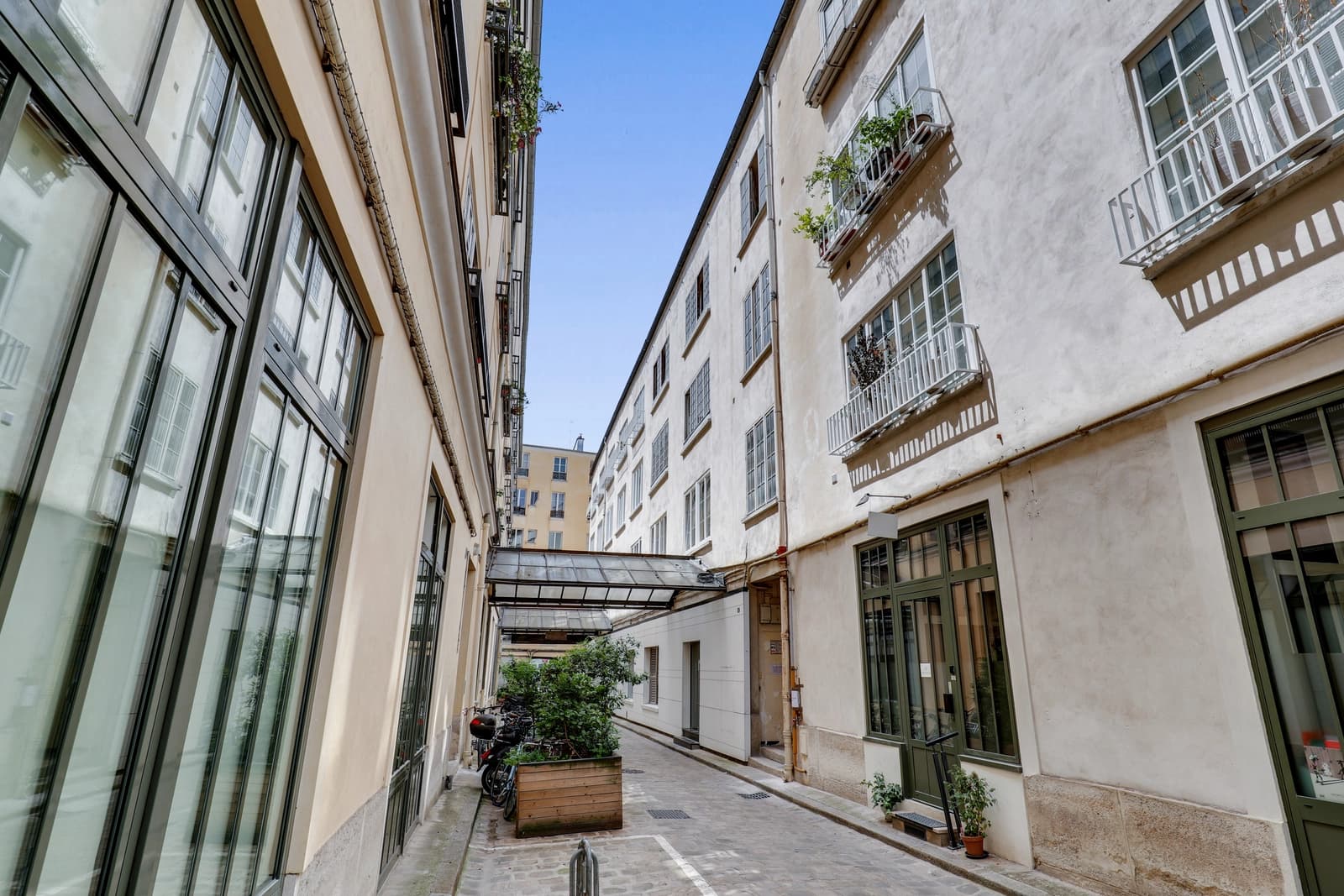 Space Bright duplex loft in listed courtyard - 4