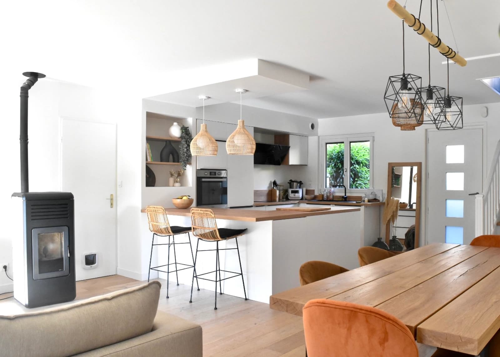 Salle de réunion dans Près de Lyon: maison avec terrasse et piscine privée - 1