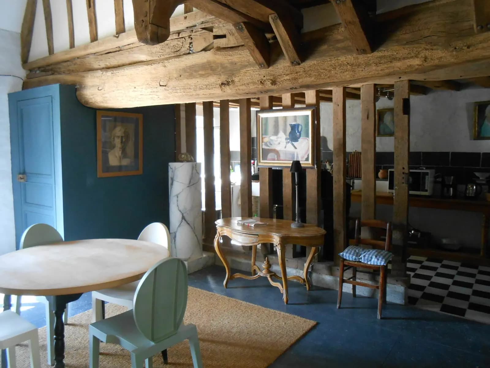 Meeting room in In the peace and quiet of a pretty residence 15 minutes from Angers - 1