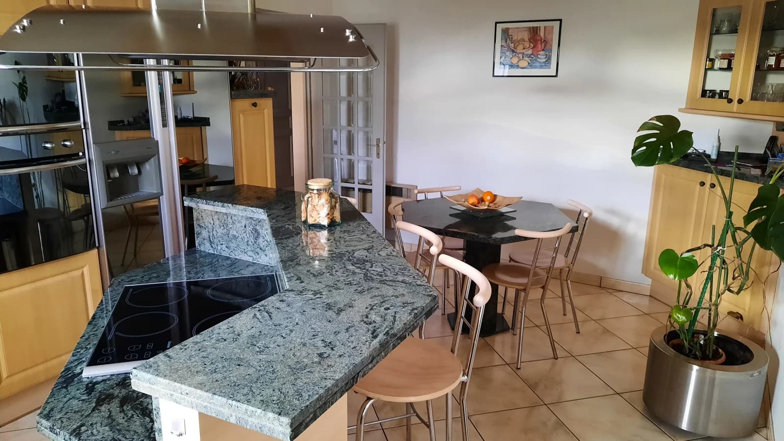 Meeting room in Large house with garden pool large basement - 1