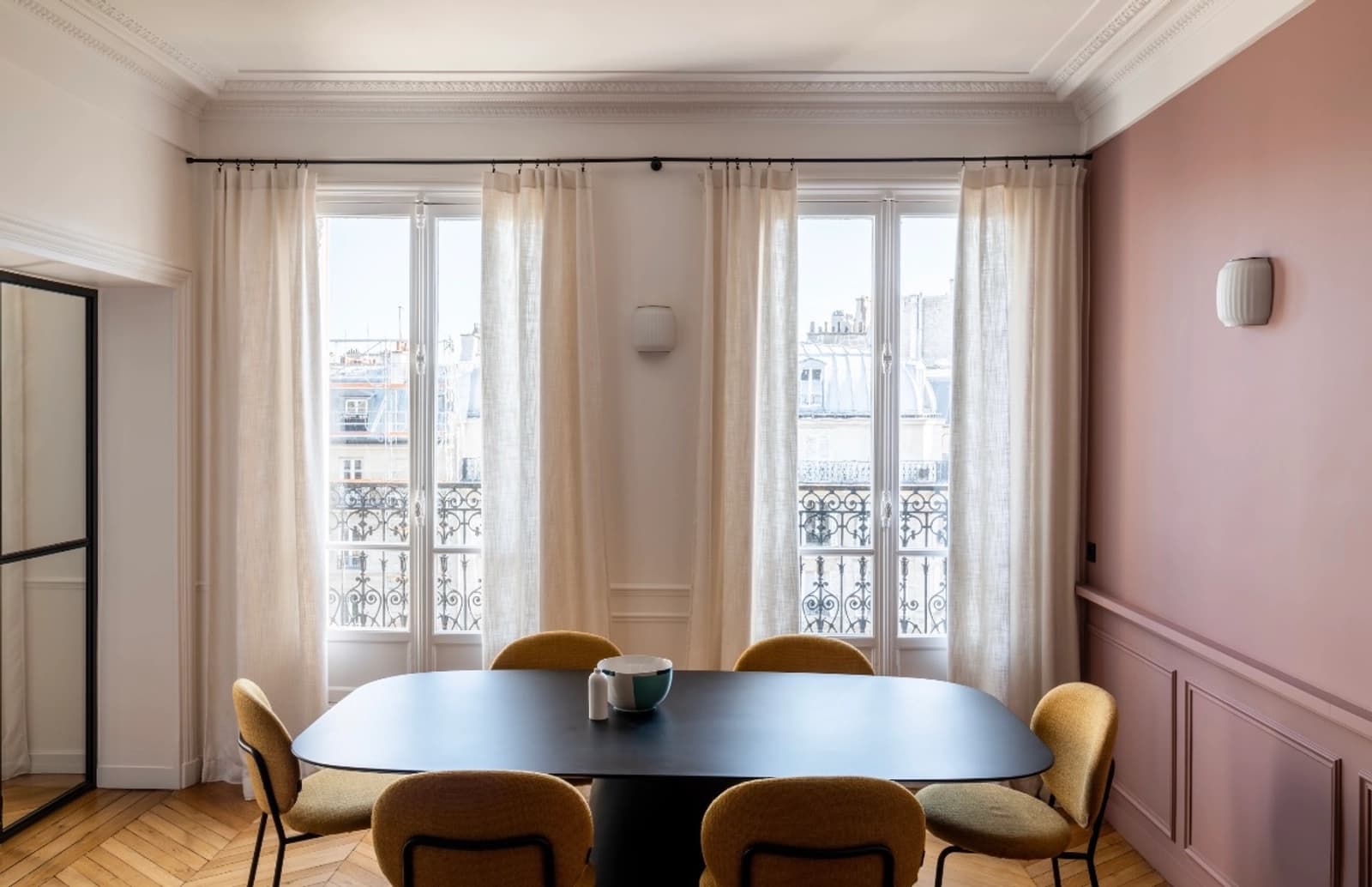 Salle de réunion dans Appartement lumineux au pied du majestueux Arc de Triomphe - 1