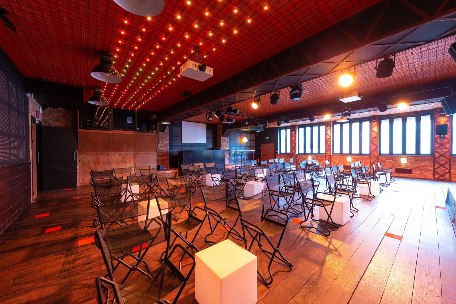 Meeting room in Fully equipped party space - 1