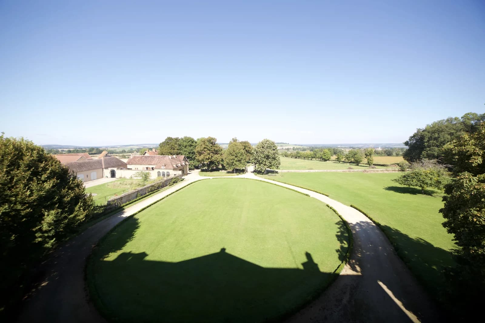 Salle de réunion dans Le Château de Montjalin: une perle historique à visiter - 1