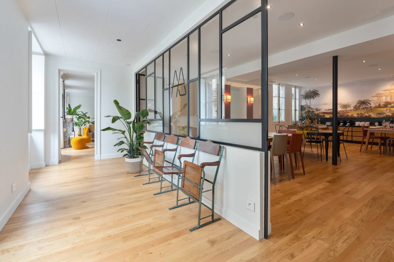 Meeting room in Very functional Bordeaux apartment - 1