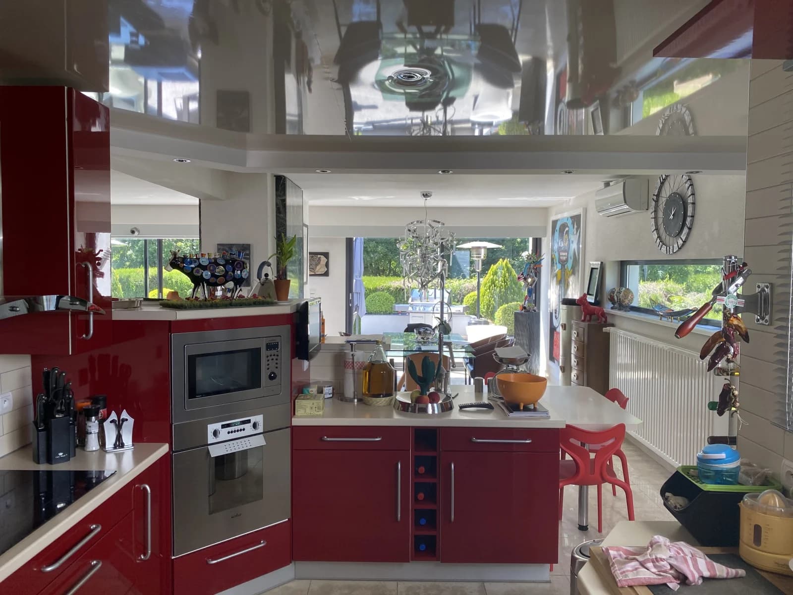Cuisine dans Maison à toit plat signée d'un architecte de renom - 1
