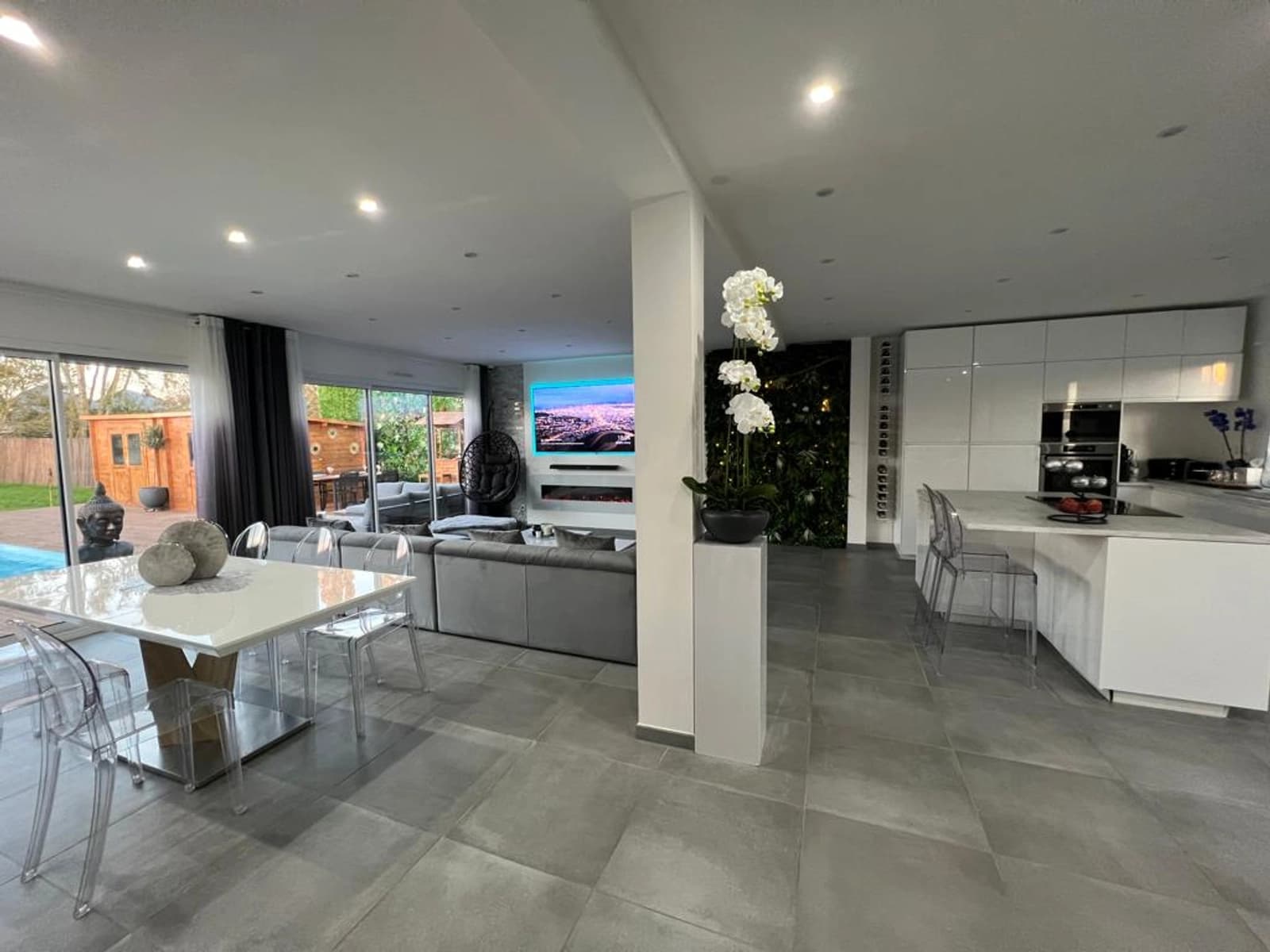 Villa with pool