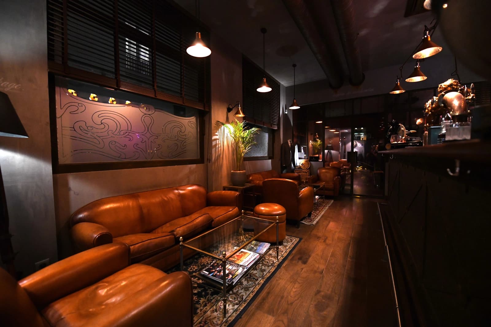 Salon dans Barbier, Speakeasy, Fumoir: ambiance Années Folles - 1