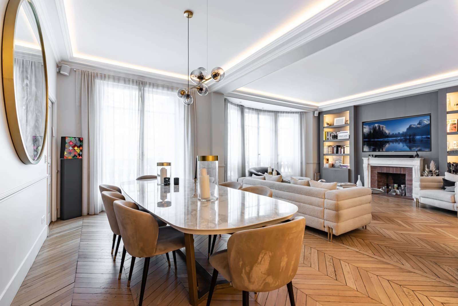 Salle de réunion dans Haussmannien moderne, une alliance de chic et sobriété - 0