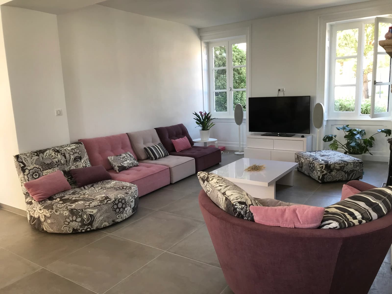 Living room in Mansion in the heart of the Lyonnais mountains - 1