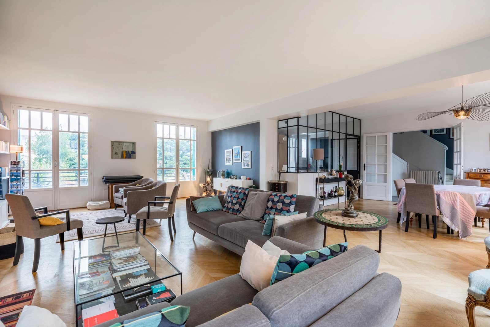 Salon dans Colombes: maison de 300m² avec un vaste jardin arboré - 0