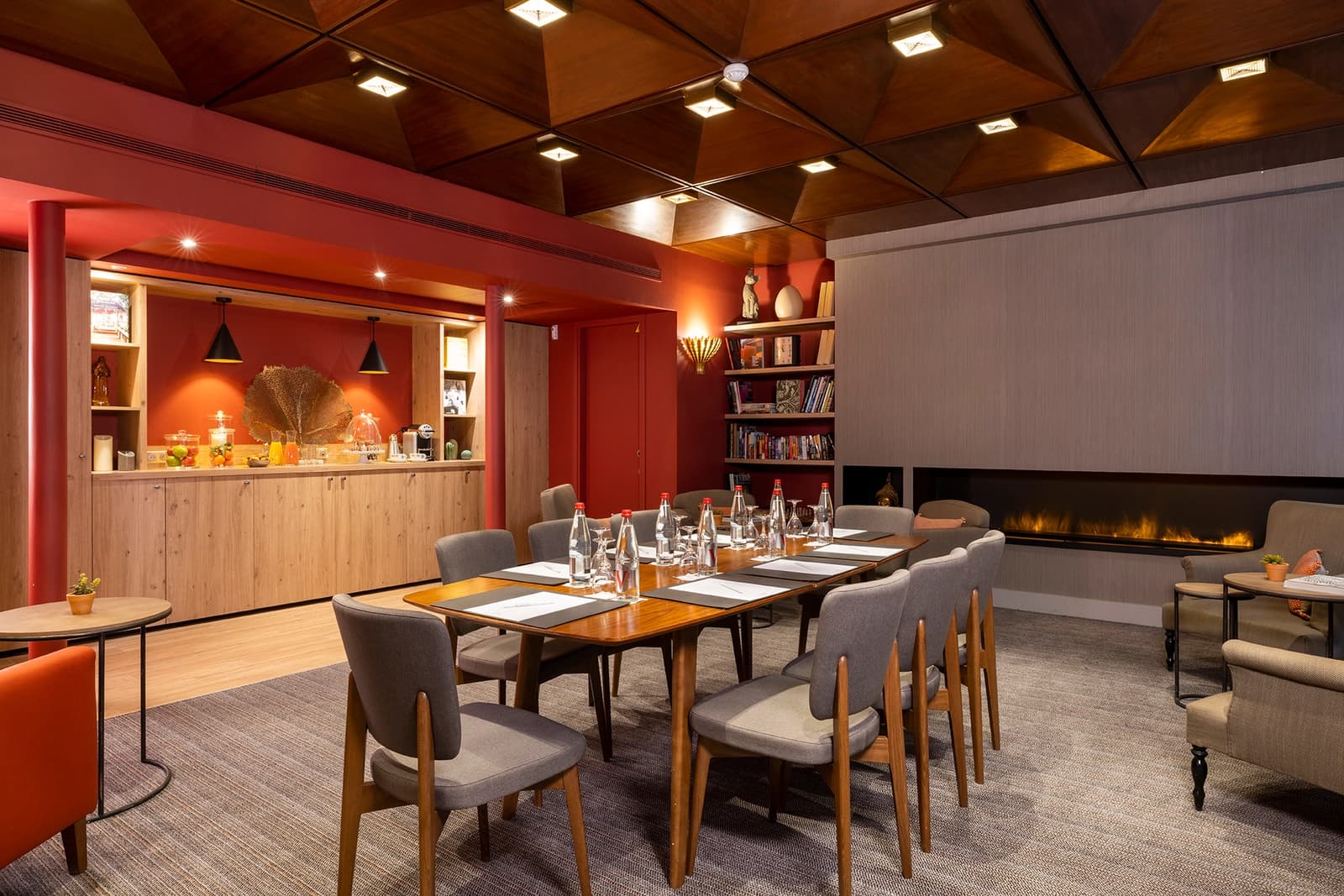Meeting room in Cosy living room with fireplace - 1