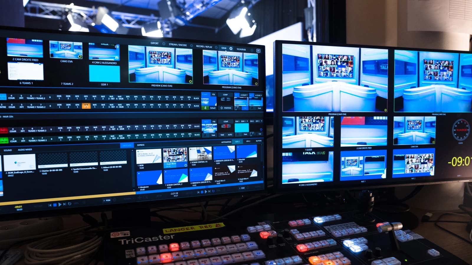Salon dans Studio avec plateau TV et équipement pour webcast - 1