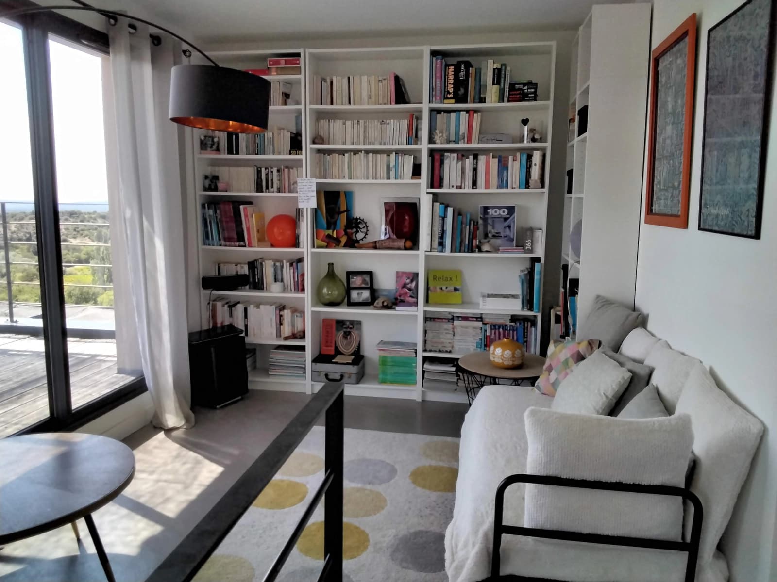 Living room in Bright house - exceptional view south of the Drôme - 1