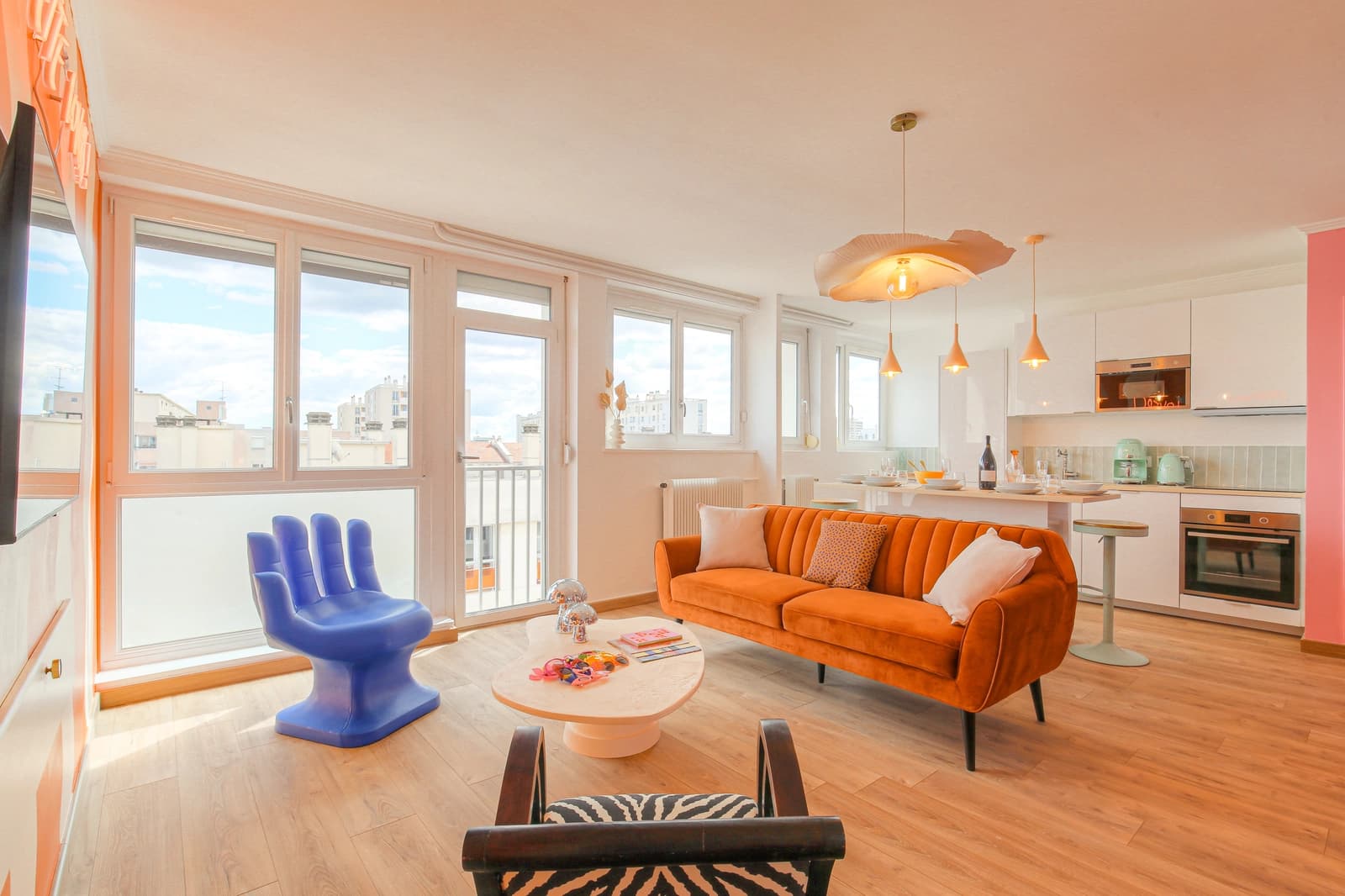 Living room in The colorful apartment - 0