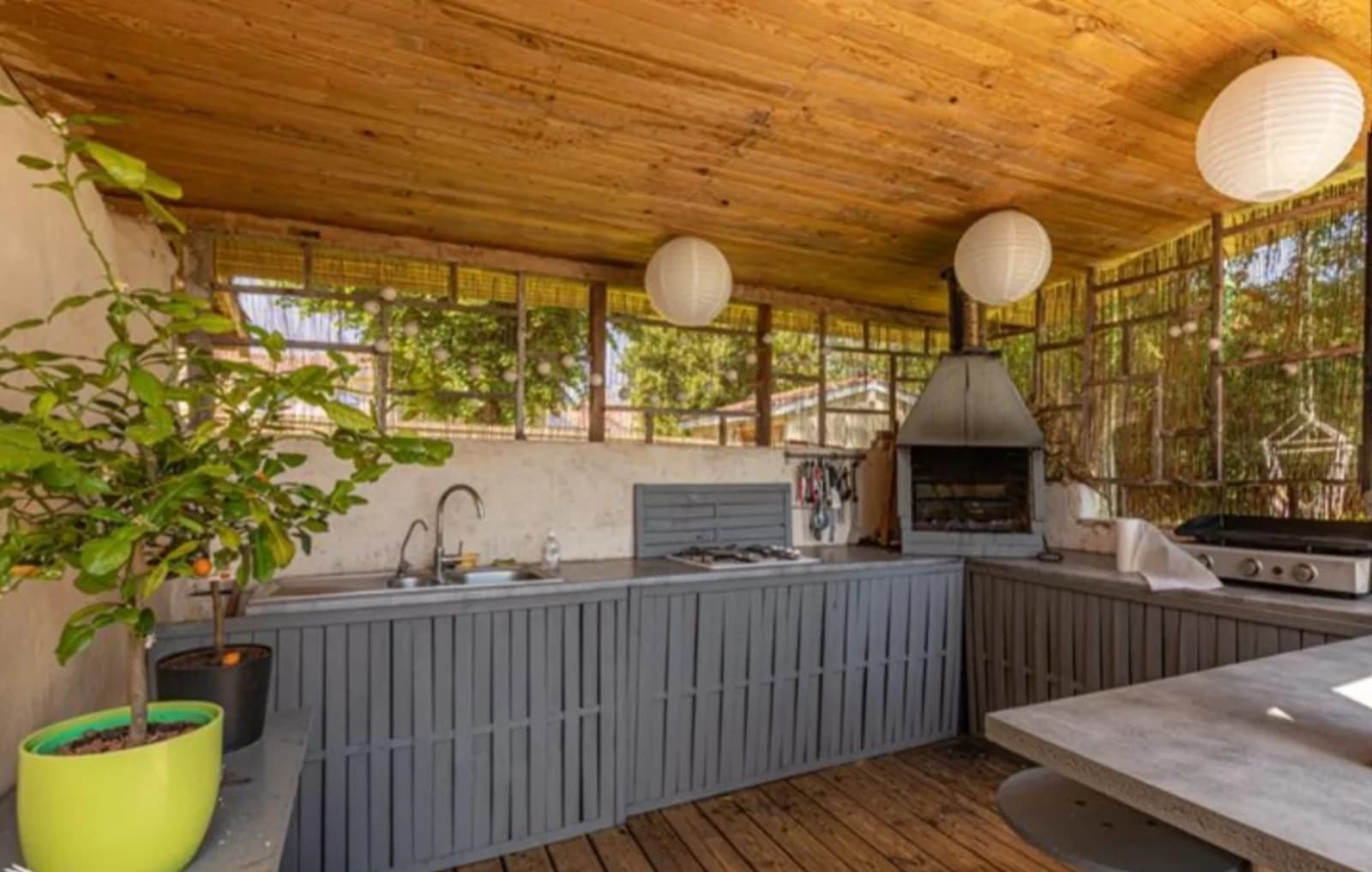 Kitchen in Renovated loft-style barn - 1