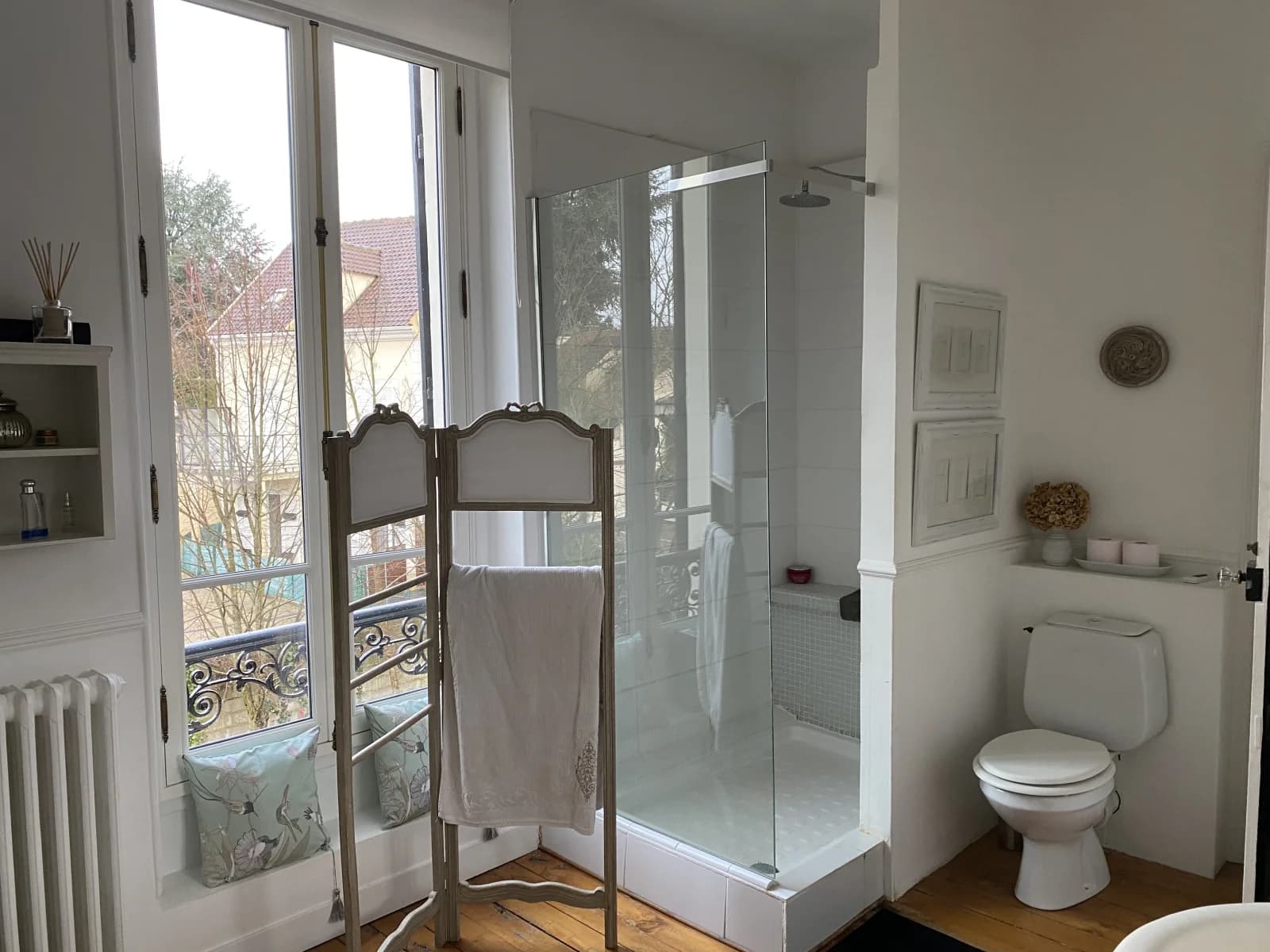 Bathroom in Napoleonic house built in 1820, 25 minutes from East Paris - 1