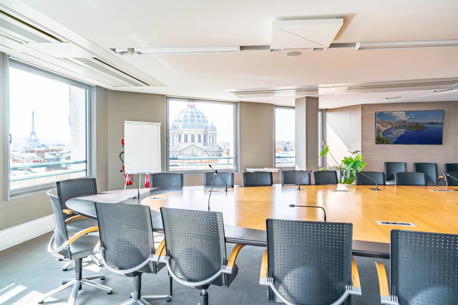 Space Meeting with an impressive view - 3