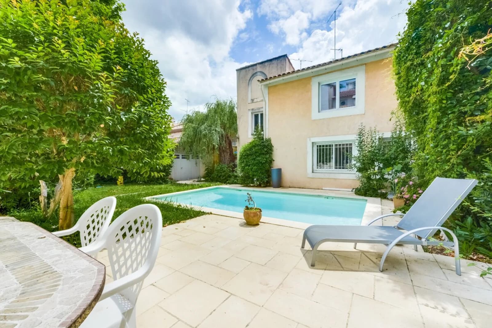 Salle de réunion dans Magnifique villa avec sa piscine privée et ensoleillée - 1