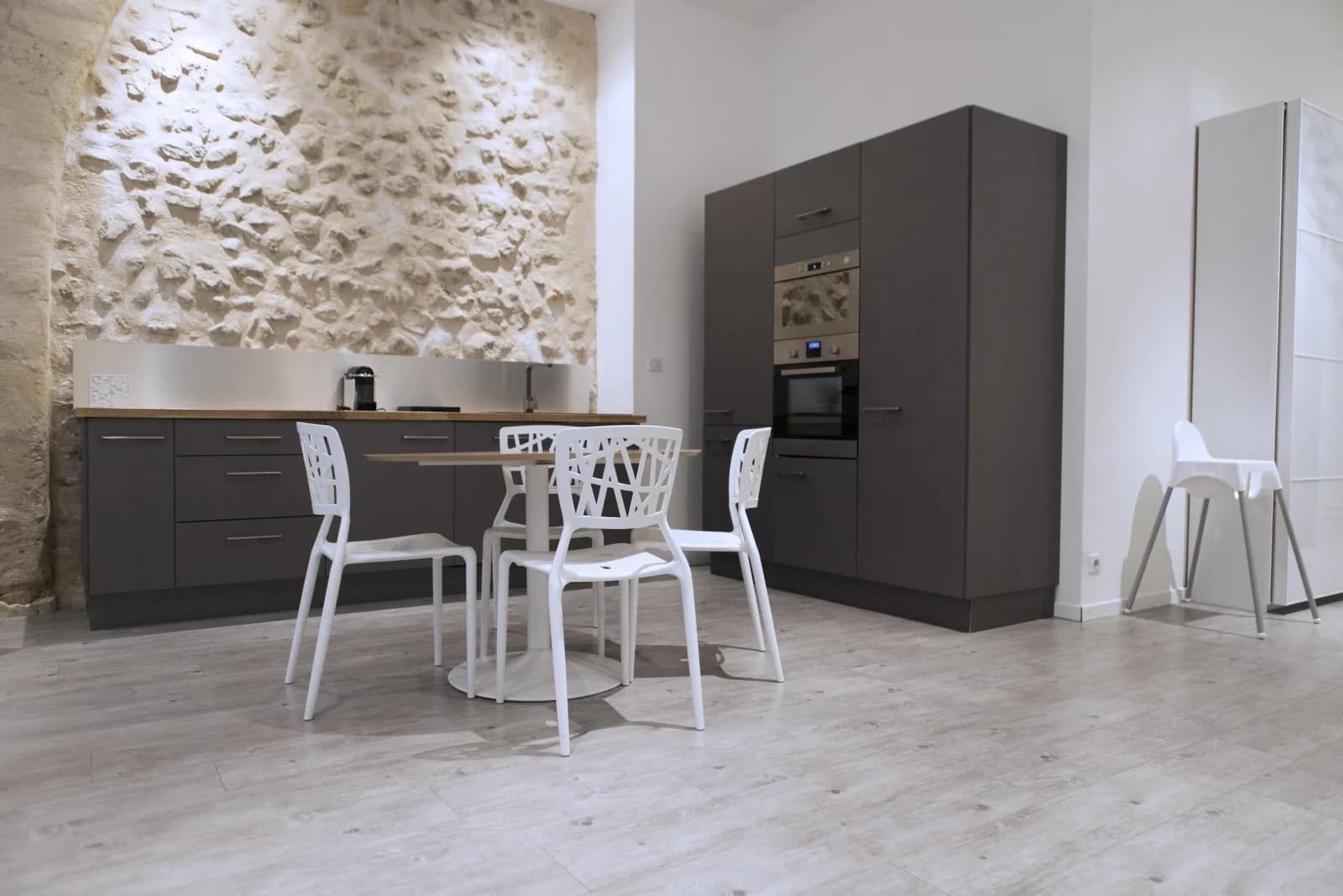 Salle de réunion dans Loft contemporain: pierre, cour privée et stationnement - 1