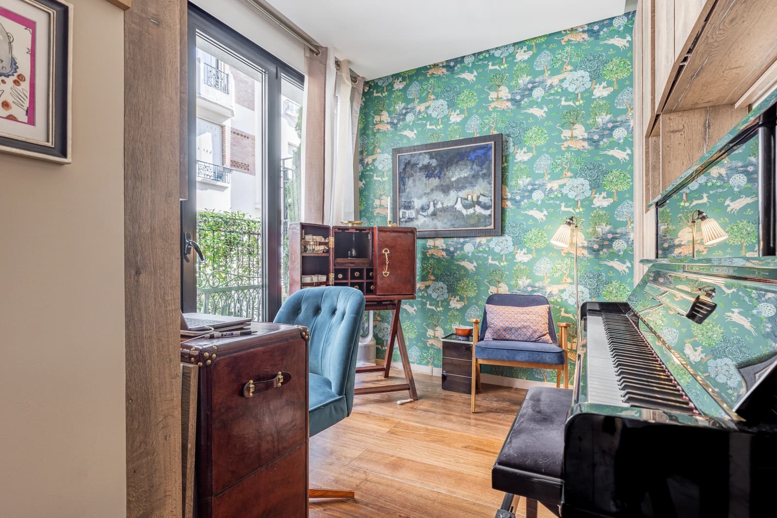 Living room in Parisian rooftop with breathtaking view - 1