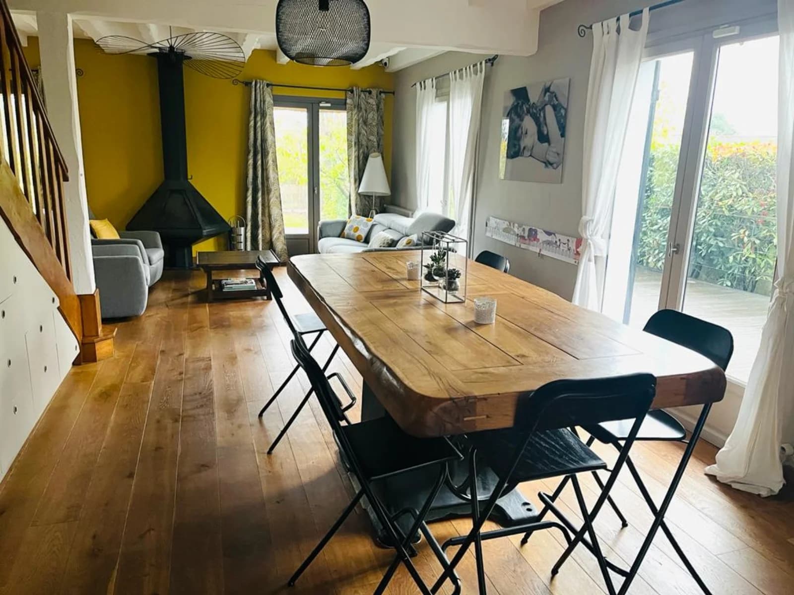 Salle de réunion dans Maison au toit de chaume, un charme rustique authentique - 1