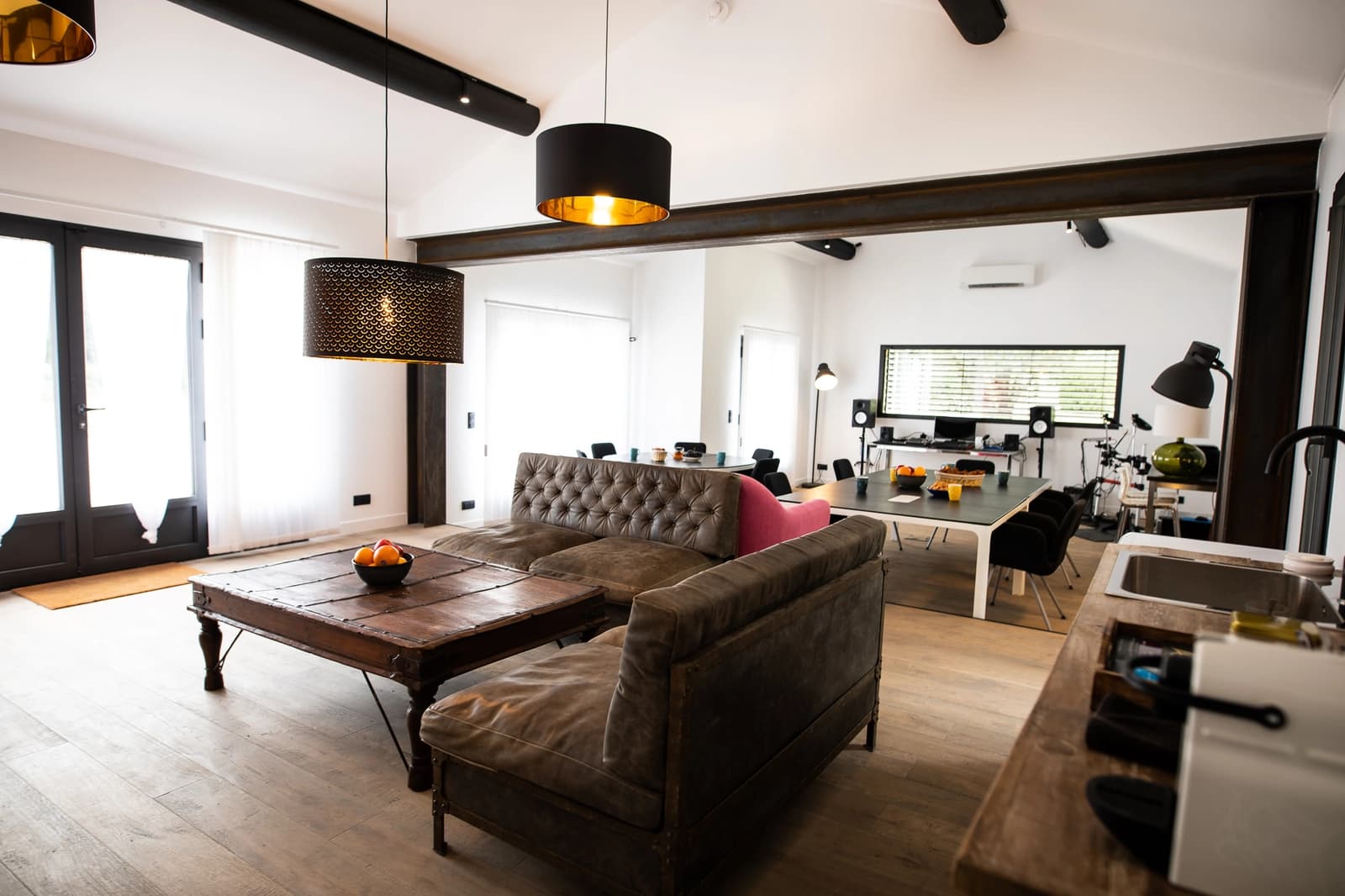 Maison atypique, un écrin bucolique et luxuriant