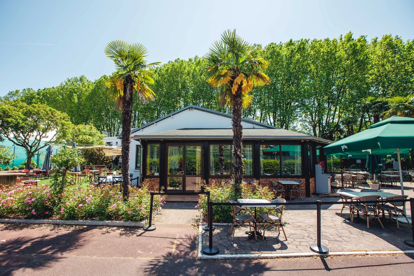 Espace Guinguette chic pour ambiance conviviale - 0
