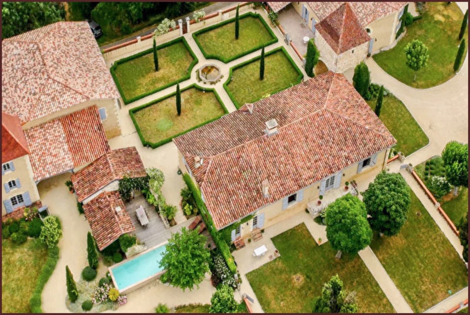 Propriété Le Monneton: ancien presbytère du XVIème siècle