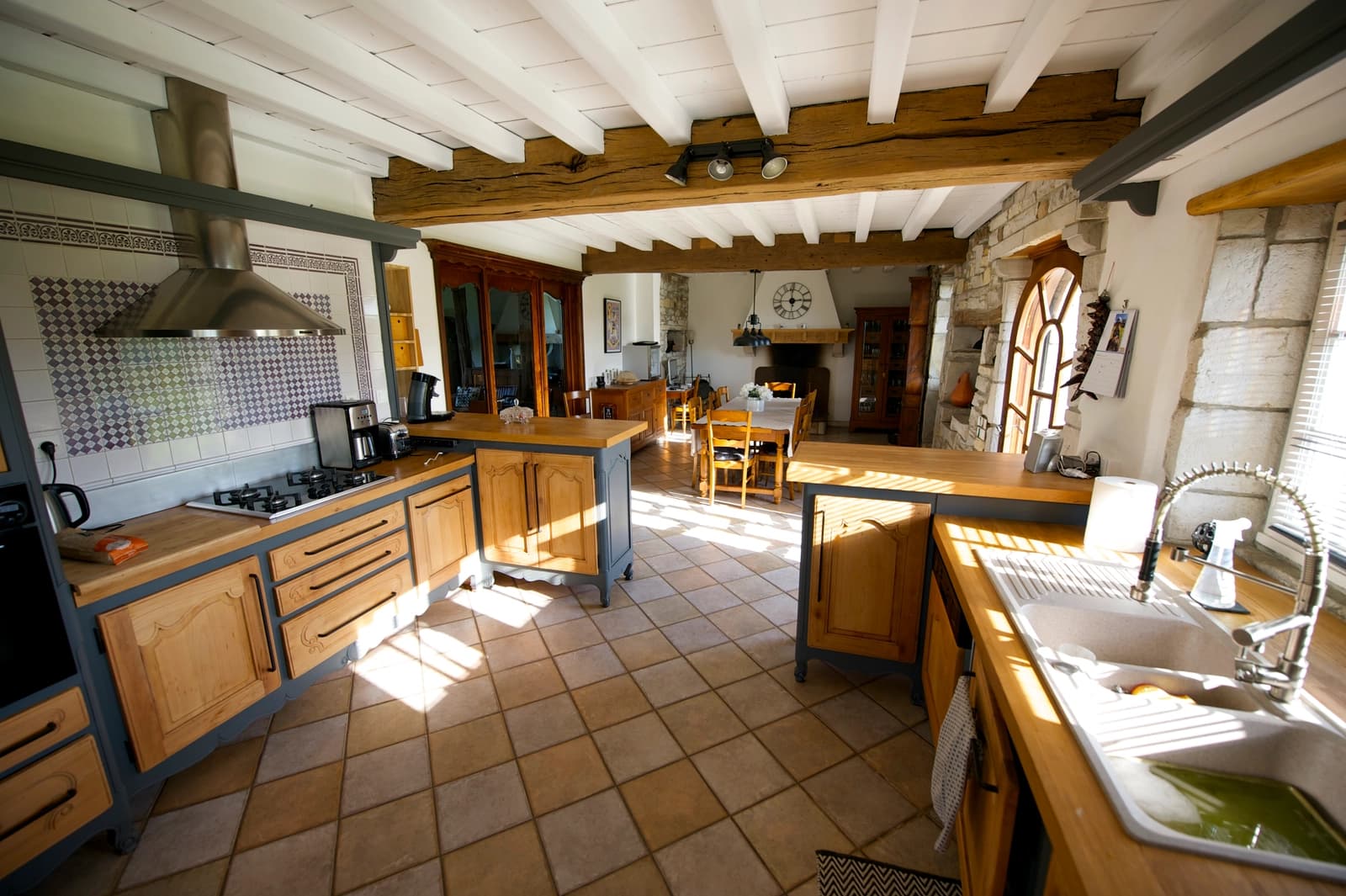 Salle de réunion dans Ferme rénovée: authenticité, lumière et grands espaces - 1