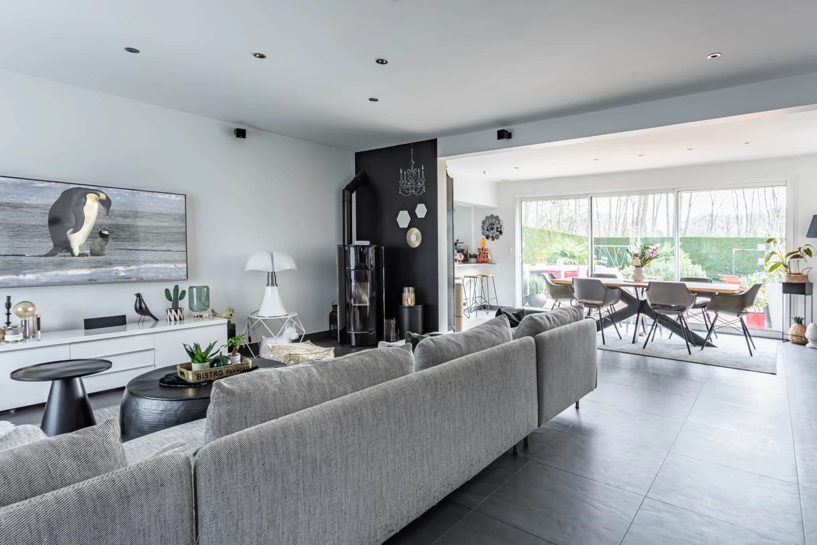 Space Spacious, bright American house - ideal for film shoots. - 0