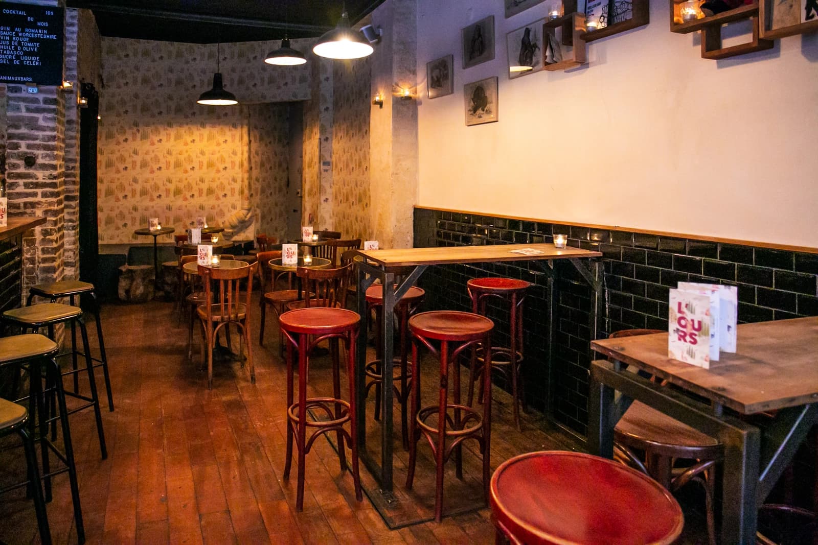 Salle de réunion dans Bar à cocktails parisien, une ambiance feutrée et intime - 0
