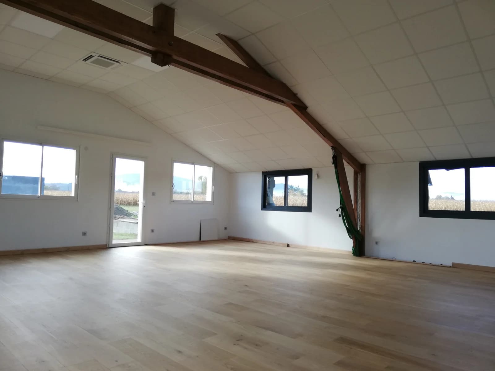 Salle de réunion dans Salle de sport, studio Pilates et Yoga, espace bien-être - 1