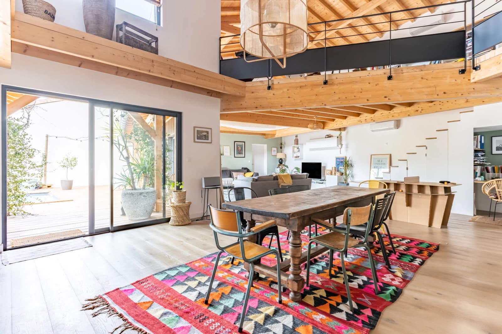 Meeting room in Wooden house in the heart of the city - 0
