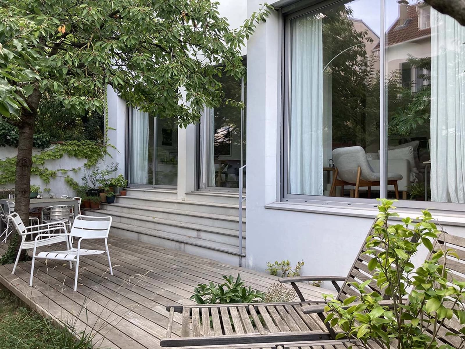 Salle de réunion dans Création architecturale moderne avec son toit-terrasse - 1