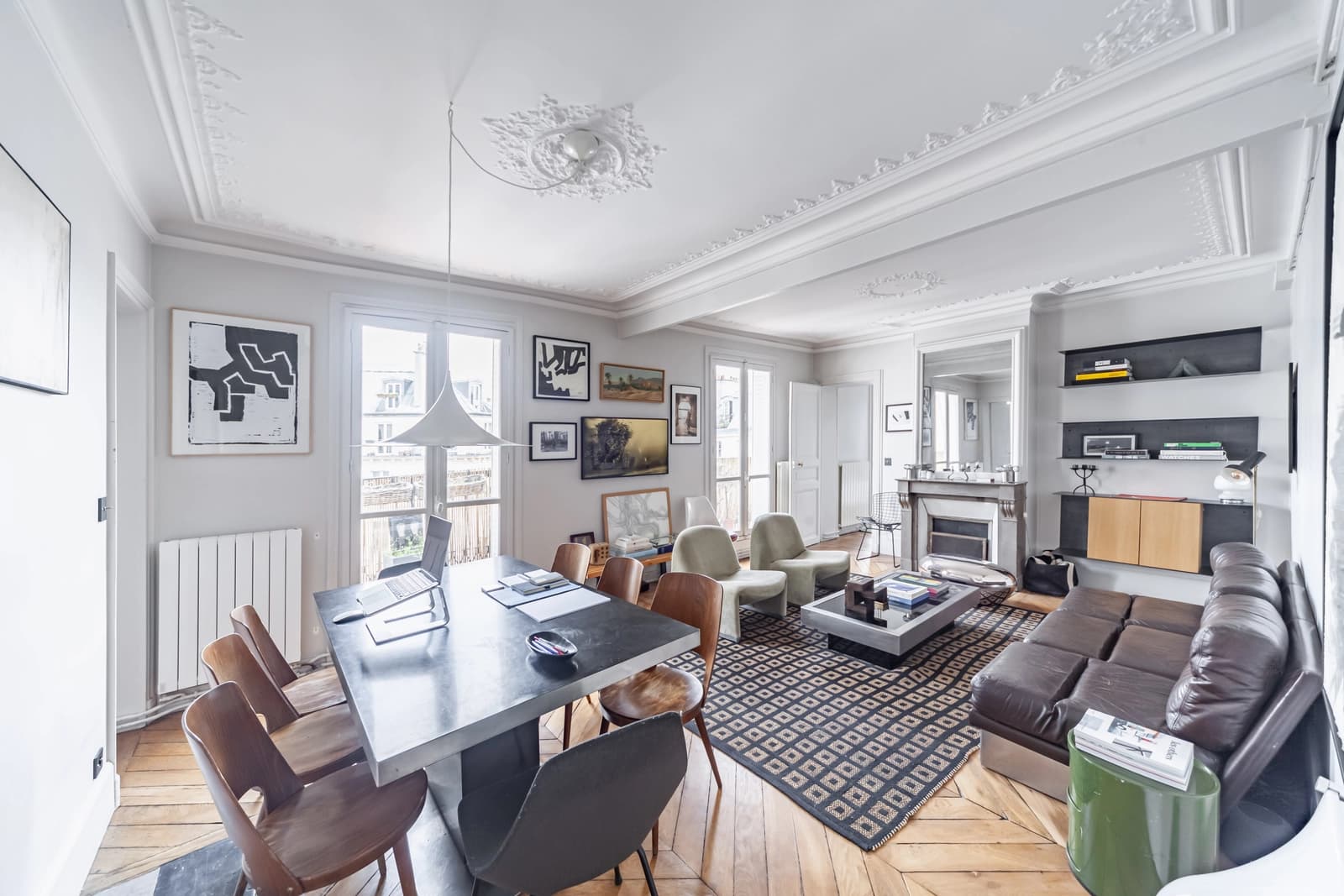 Salon dans Montmartre: appartement design et baigné de lumière - 1