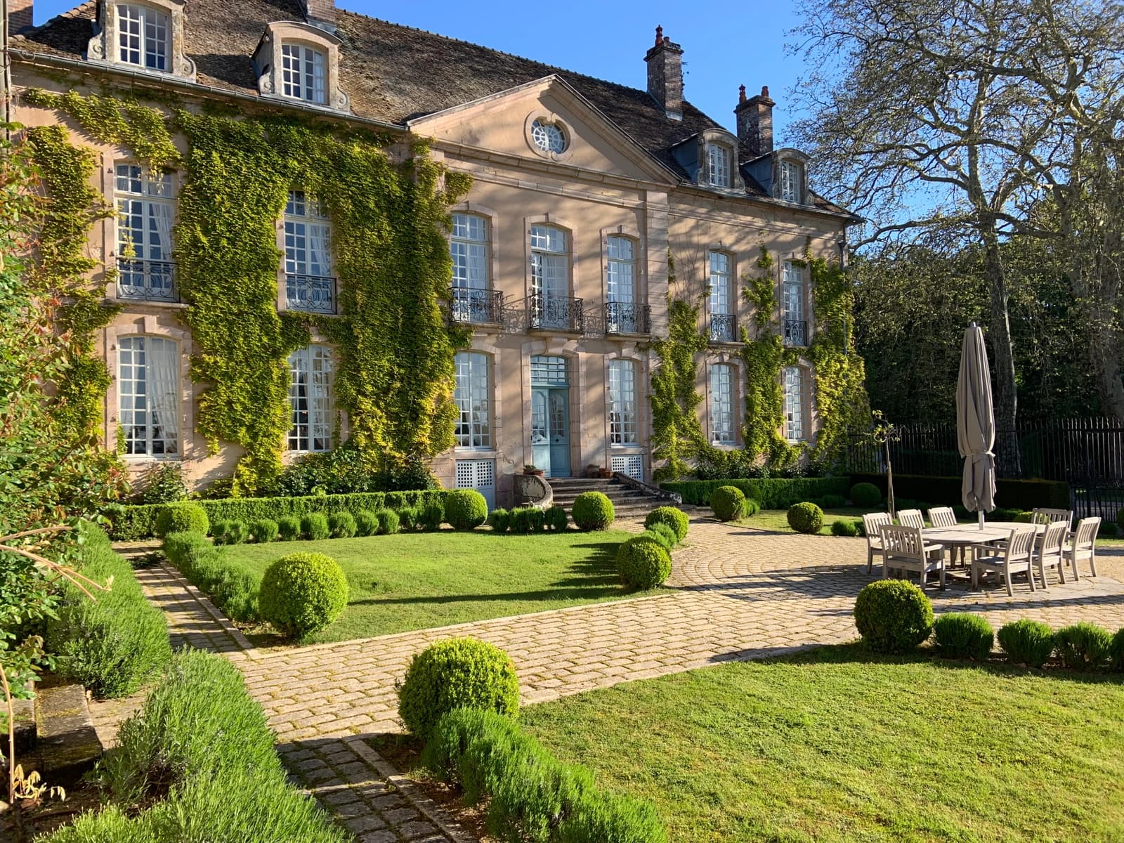 Château secret au coeur de la Bourgogne