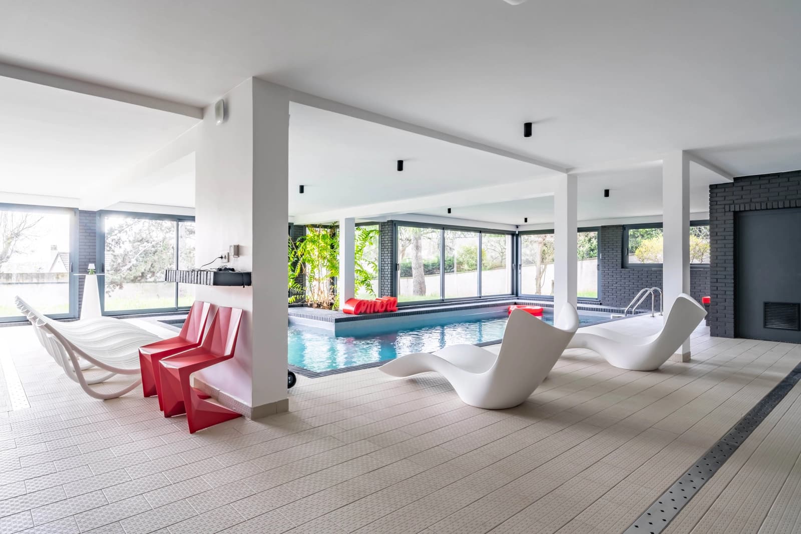 Espace Superbe piscine couverte et chauffée, espace privatif - 0