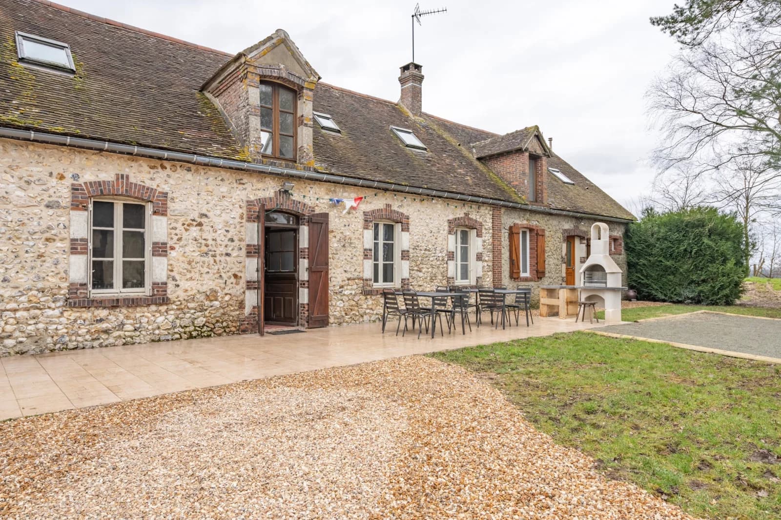 Salle de réunion dans Villa avec bassin intérieur, une oasis près de Paris - 0