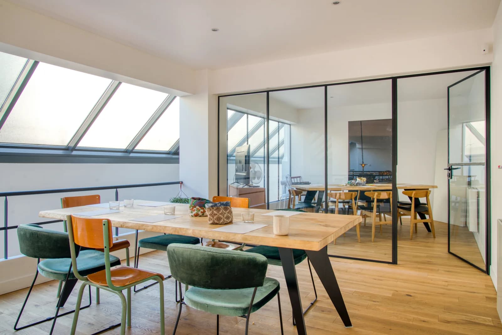 Meeting room in Eco-responsible artist's loft - 1