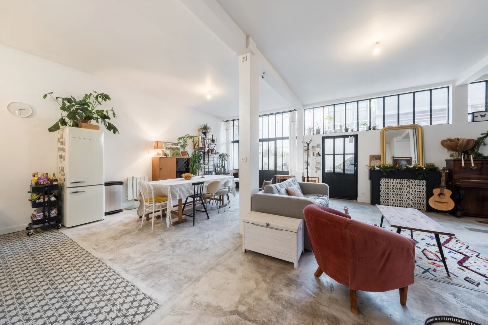 Living room in Loft with glass roof in Montreuil - 1