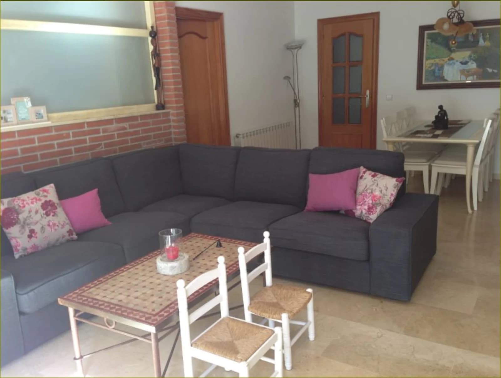 Living room in Apartment with pool near Barcelona - 1